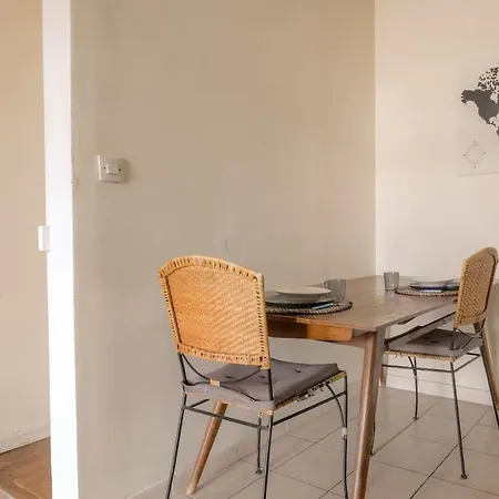 A Haven Of Peace In The Heart Of The 7th Apartment